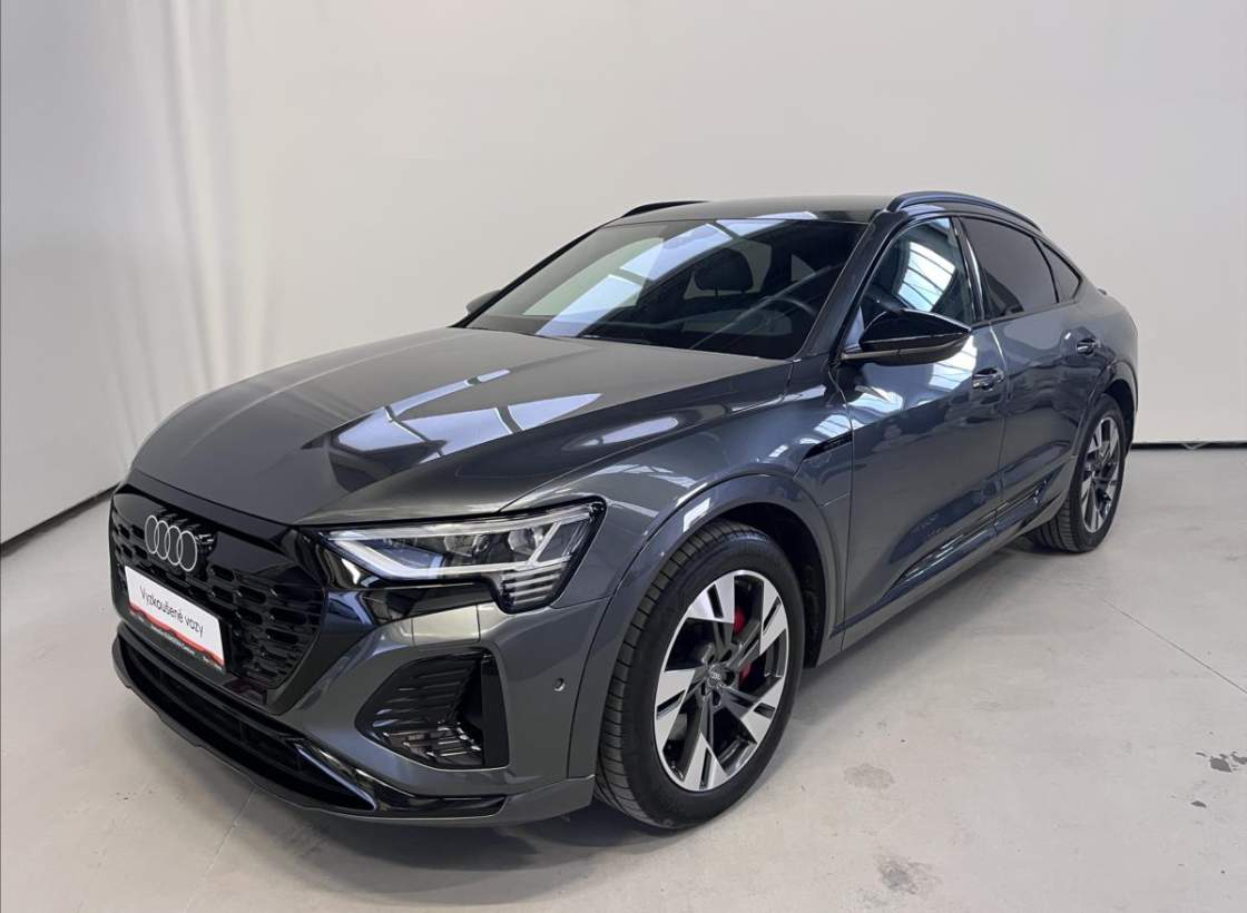 Audi - Q8 e-tron