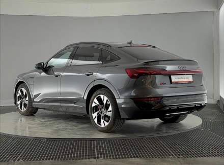 Audi - Q8 e-tron