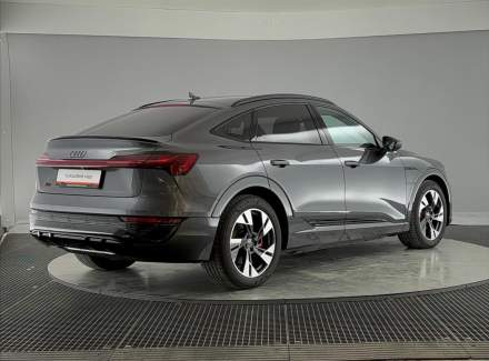 Audi - Q8 e-tron