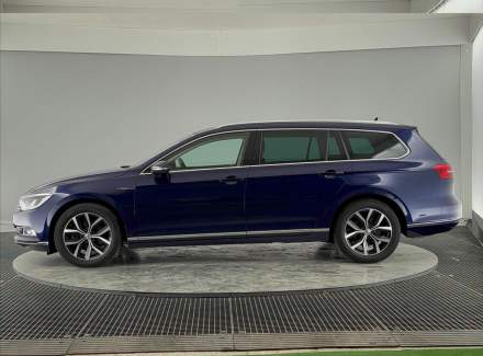 Volkswagen - Passat