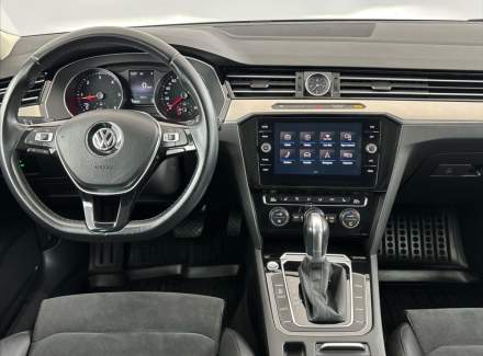 Volkswagen - Passat