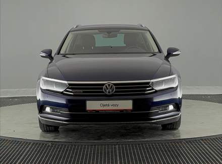 Volkswagen - Passat