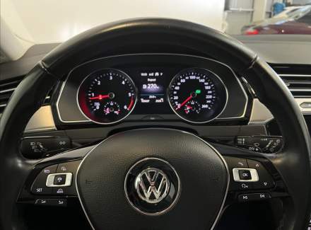 Volkswagen - Passat