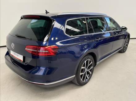 Volkswagen - Passat