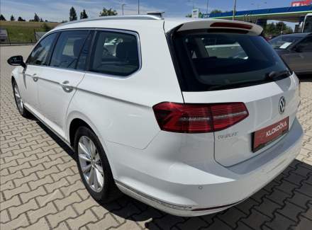 Volkswagen - Passat