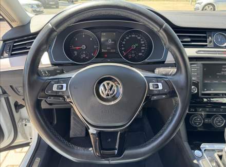 Volkswagen - Passat