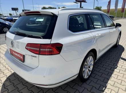 Volkswagen - Passat