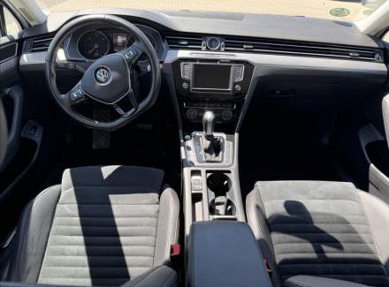 Volkswagen - Passat
