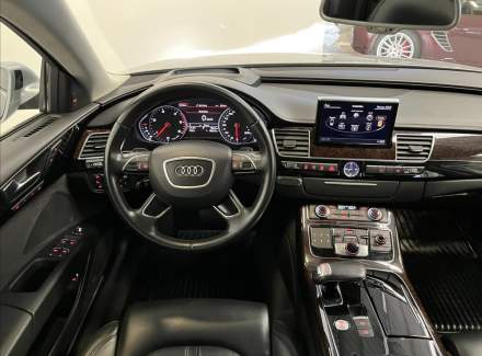 Audi - A8