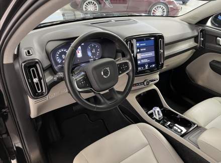 Volvo - XC40