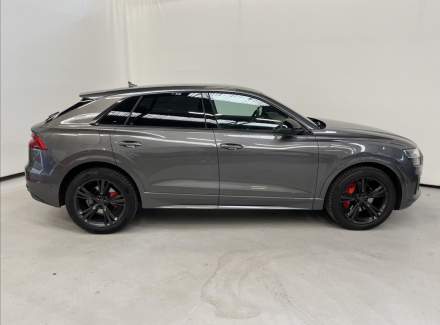 Audi - Q8
