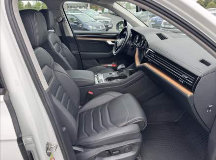 Volkswagen - Touareg