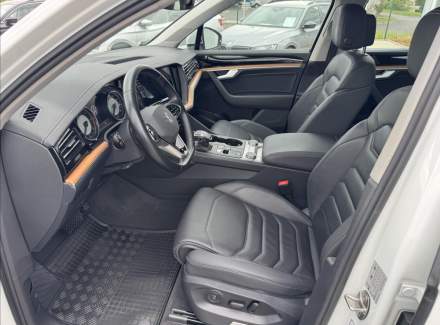 Volkswagen - Touareg