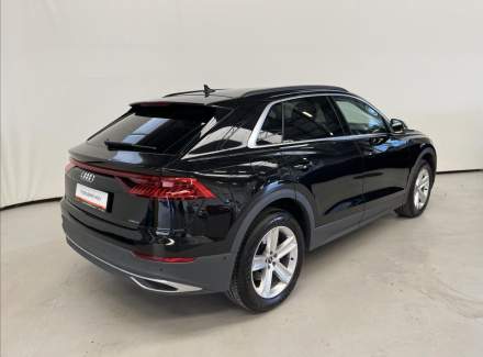 Audi - Q8