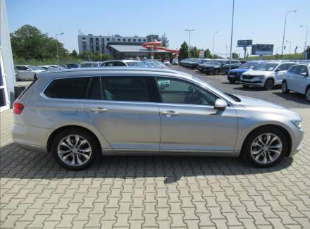 Volkswagen - Passat