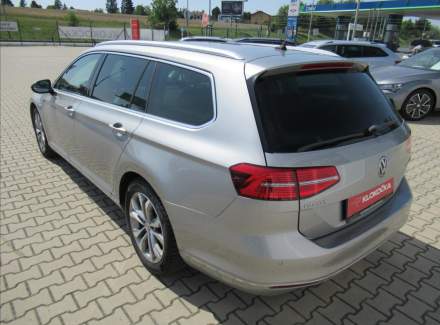 Volkswagen - Passat