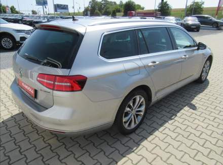 Volkswagen - Passat