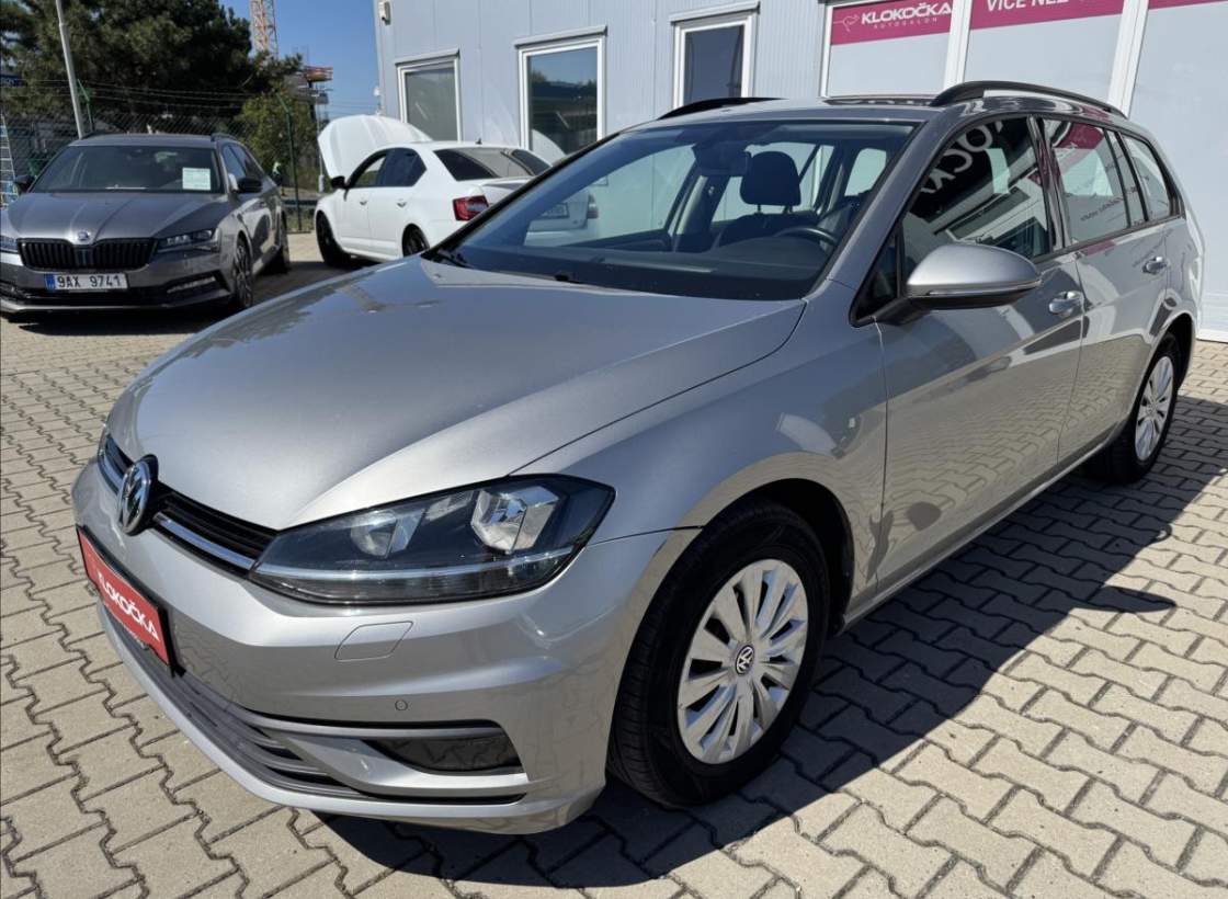 Volkswagen - Golf