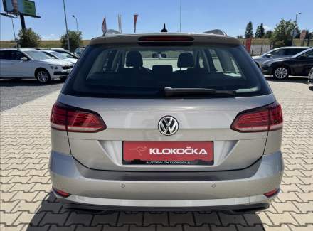 Volkswagen - Golf