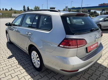 Volkswagen - Golf
