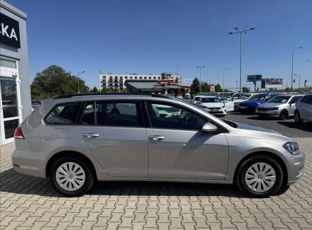 Volkswagen - Golf