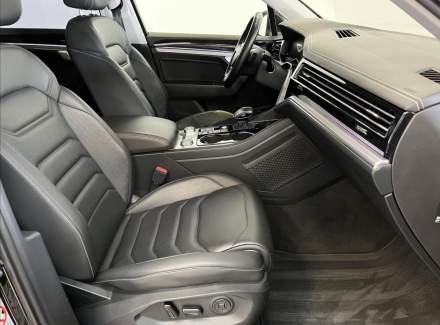 Volkswagen - Touareg