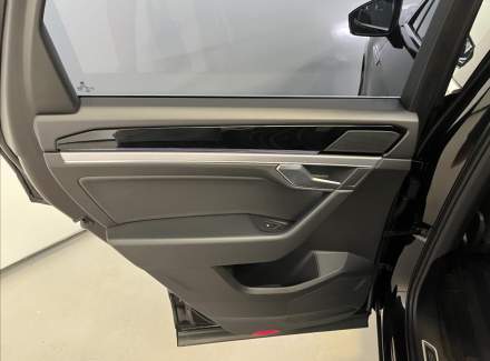 Volkswagen - Touareg