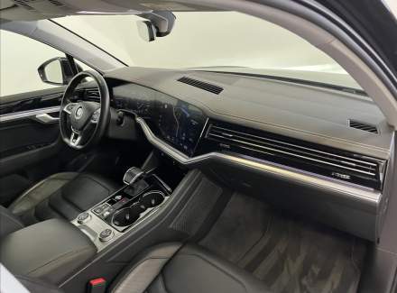 Volkswagen - Touareg