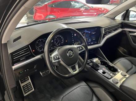 Volkswagen - Touareg