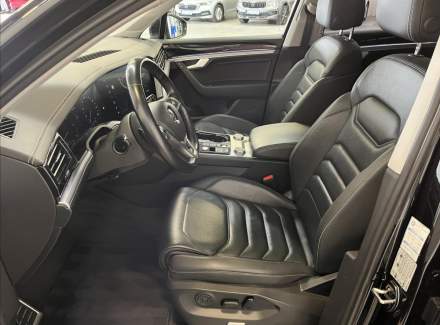 Volkswagen - Touareg