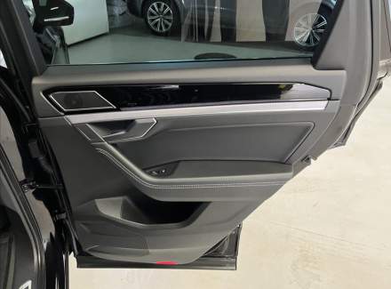 Volkswagen - Touareg