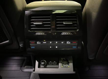 Volkswagen - Touareg