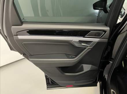 Volkswagen - Touareg