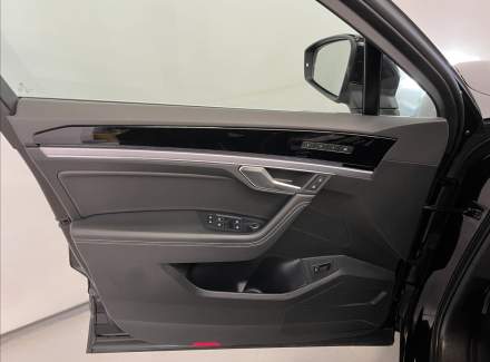 Volkswagen - Touareg