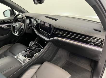 Volkswagen - Touareg