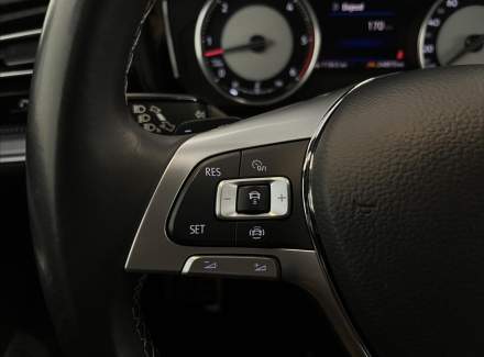 Volkswagen - Touareg