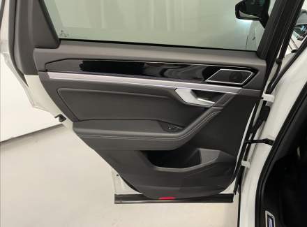 Volkswagen - Touareg