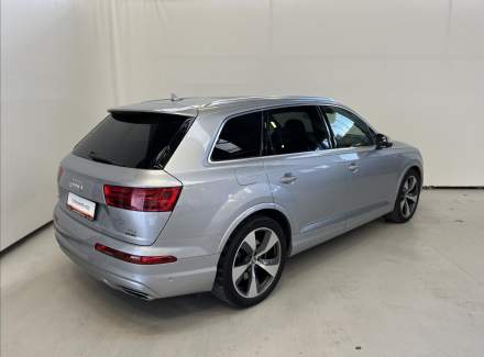 Audi - Q7