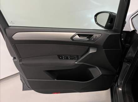 Volkswagen - Touran
