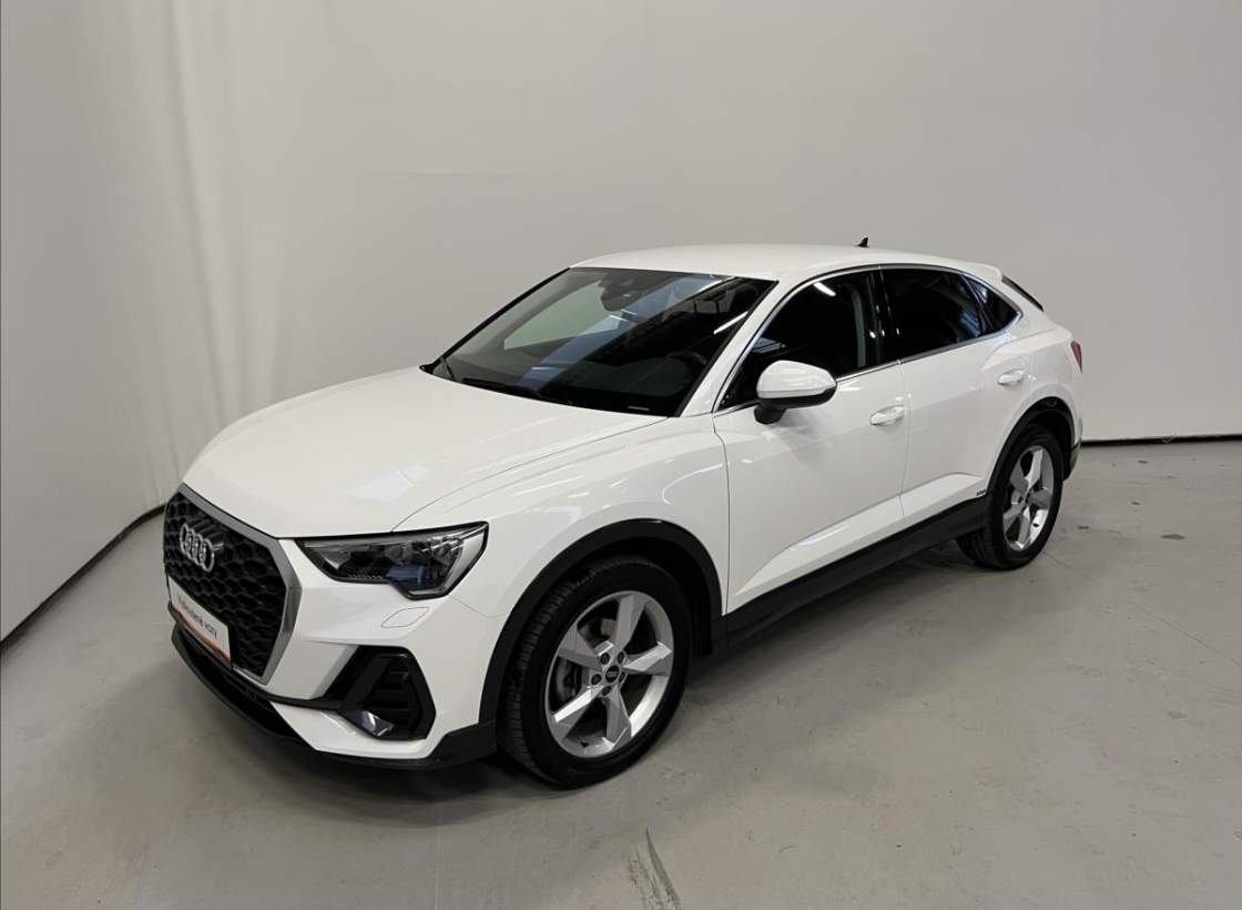 Audi - Q3