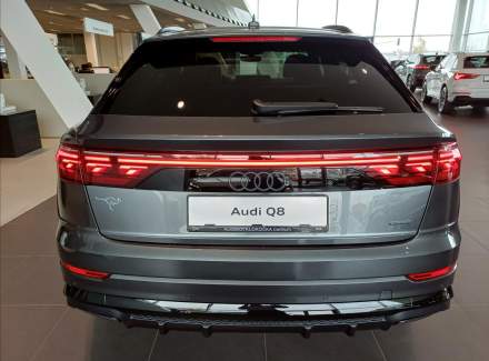 Audi - Q8