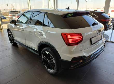 Audi - Q2