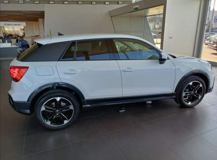 Audi - Q2