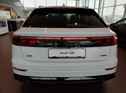 Audi - Q8