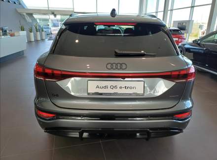 Audi - Q6
