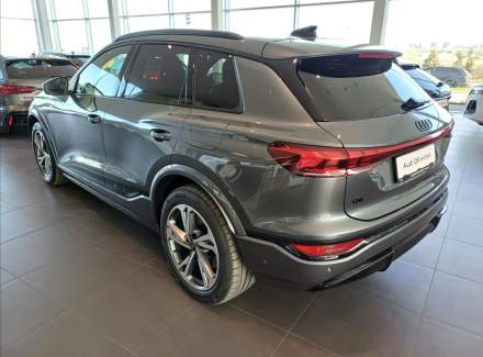 Audi - Q6