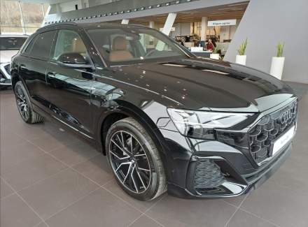 Audi - Q8