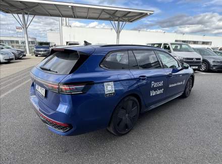 Volkswagen - Passat