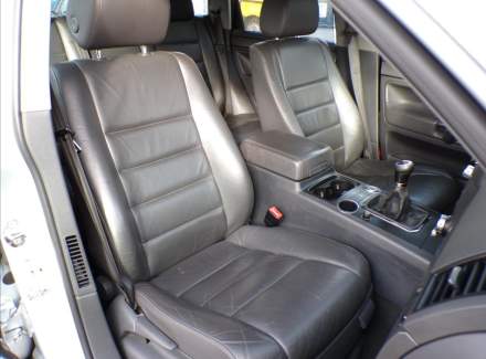 Volkswagen - Touareg