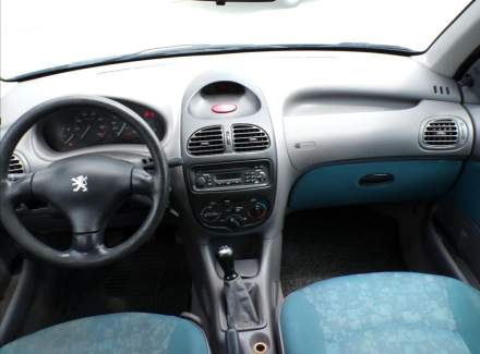 Peugeot - 206